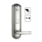 ระบบล็อคประตูบัตรโรงแรม Silver 4AA 4.8V Smart Lock สำหรับประตูไม้